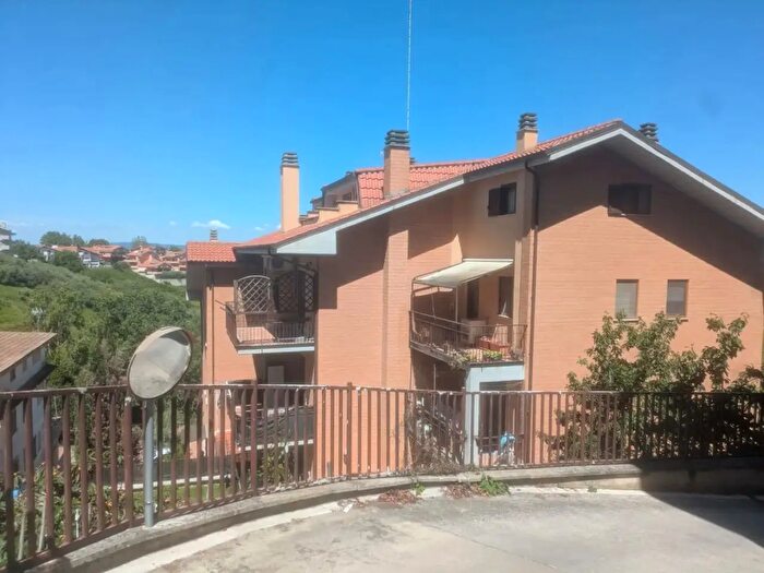 Appartamento quadrilocale in vendita in Via Volturno, Monterotondo