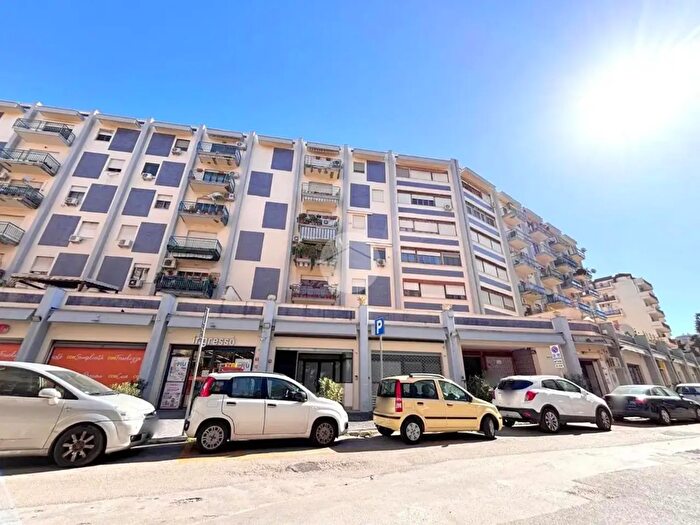 Appartamento con 6 locali in vendita in Via Paolo Veronese, Palermo