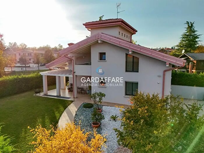 Casa con 8 locali in vendita in Via Antonioli, Desenzano Del Garda