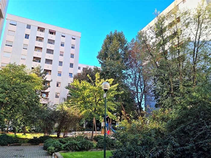 Appartamento trilocale in affitto in Via Molinetto di Lorenteggio, Corsico