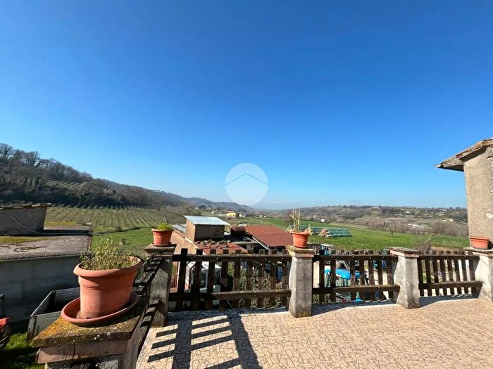 Casa quadrilocale in vendita in Contrada Casino Ferrara, Tarano