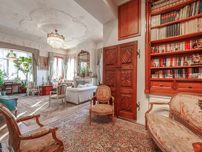 Appartamento con 8 locali in vendita in Via XX Settembre, Torino