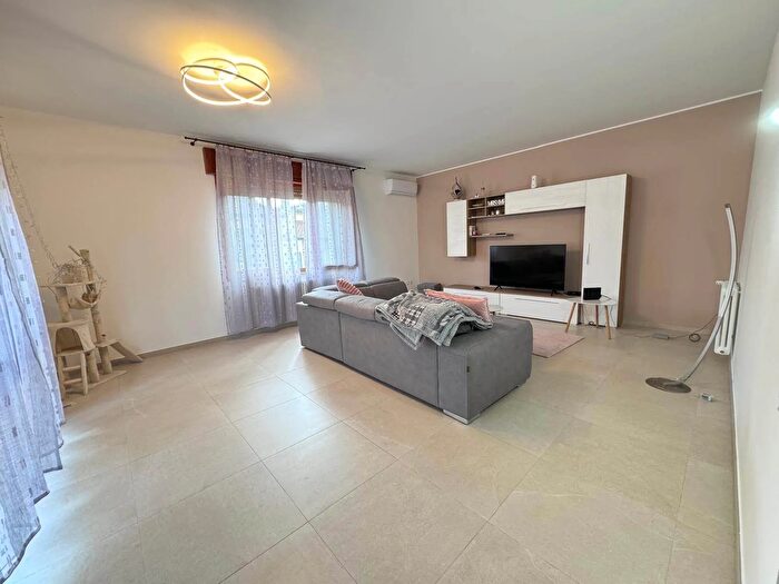 Casa con 6 locali in vendita in Crespino, Crespino