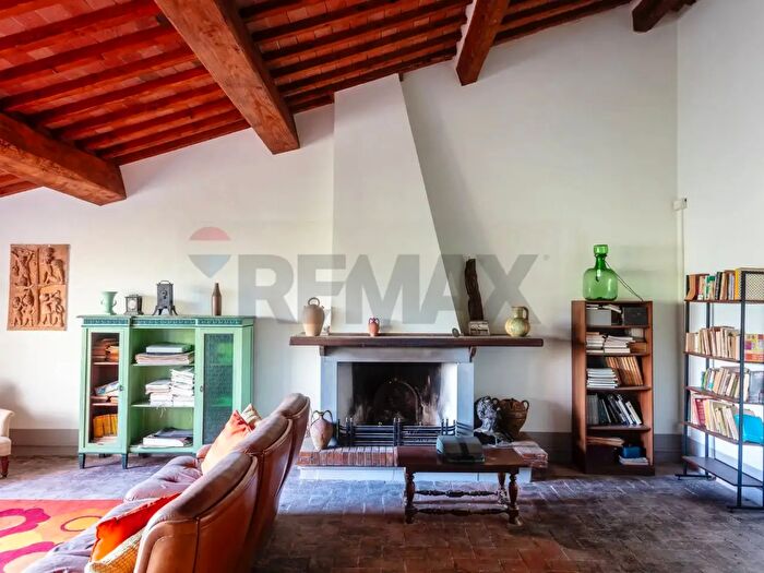 Casa con 20 locali in vendita in Via Giulio Guelfi, Cascina