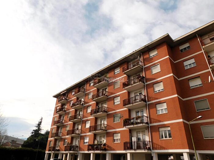 Appartamento quadrilocale in vendita in Via Podgora, Pinerolo