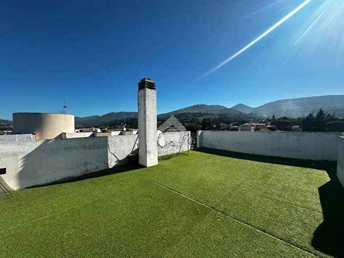 Appartamento quadrilocale in vendita in Via Velino, Foligno