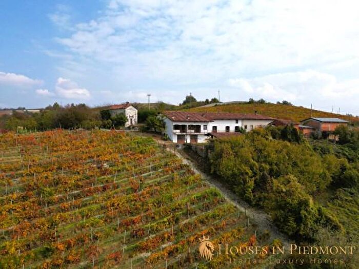 Casa con 6 locali in vendita in Clavesana