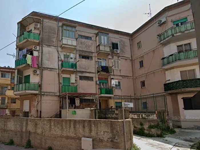 Appartamento trilocale in vendita in Via Gioacchino Chinigò, Messina