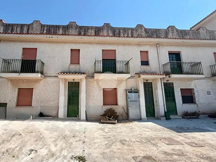 Appartamento trilocale in vendita in Via Ponticelli, Carini