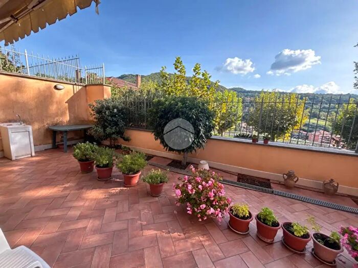 Appartamento trilocale in vendita in Via Duca degli Abruzzi, Monte Porzio Catone