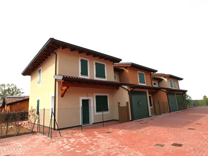 Casa con 6 locali in vendita in Via Prati di Soletto, Valsamoggia