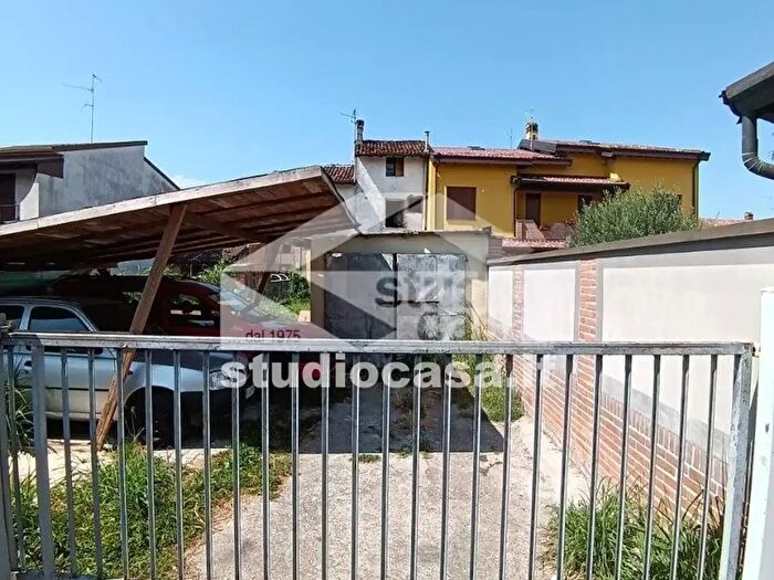 Case in Vendita e in Affitto - 3