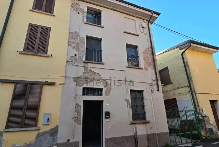 Casa bilocale in vendita in Sergnano, Casale Cremasco Vidolasco