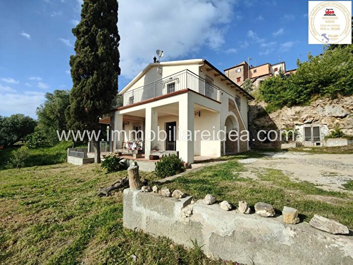 Casa con 6 locali in vendita in Rosignano Marittimo