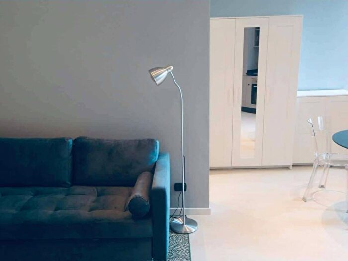 Appartamento in affitto in Via Sebenico, Isola, Milano