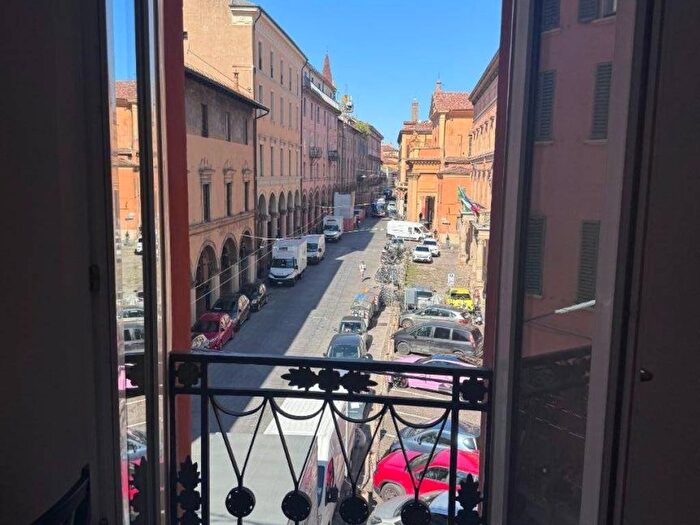 Appartamento quadrilocale in affitto in Vicolo Malgrado, San Vitale, Bologna