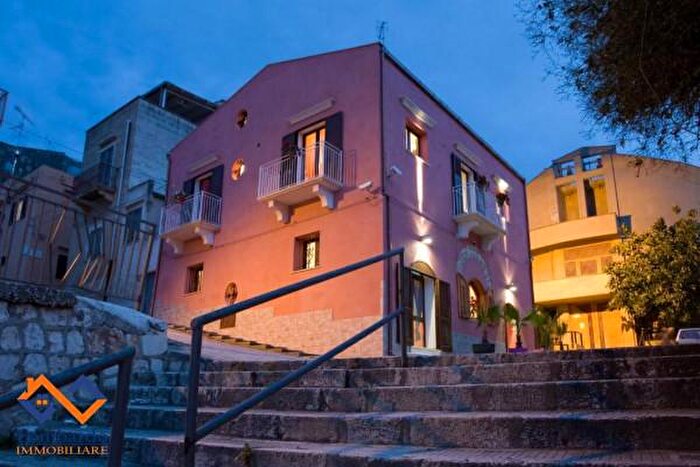 Casa con 6 locali in vendita in Via Cappuccini, Castellammare Del Golfo