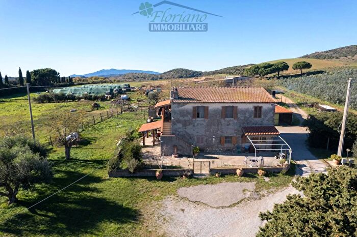 Casa con 12 locali in vendita in Strada Valmarina, Capalbio