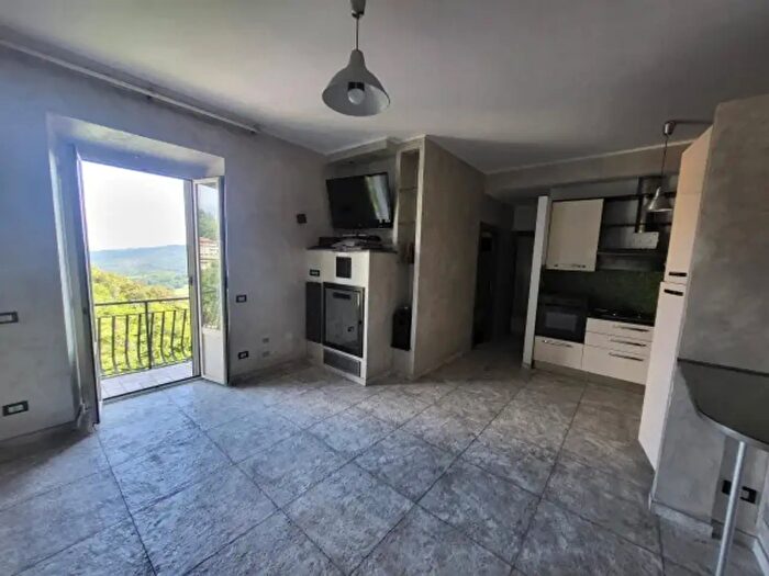 Appartamento trilocale in vendita in Via Lizzera, Tolfa