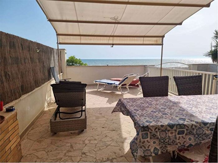 Casa con 5 locali in affitto in via lipsia, Campo Ascolano Villaggio Tognazzi, Pomezia