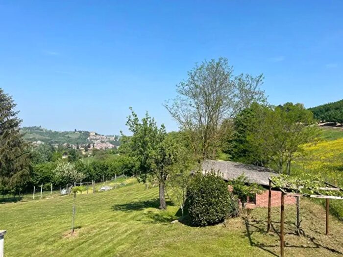 Casa con 5 locali in vendita in Regione Castagnole, Canelli