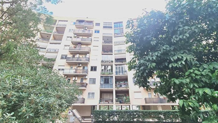 Appartamento con 5 locali in vendita in Via Colli della Serpentara, Roma