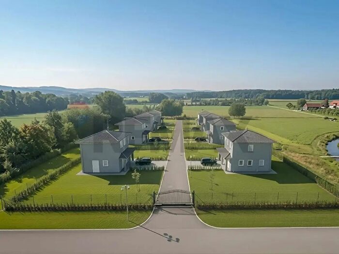 Casa quadrilocale in vendita in Via Castel Mella, Torbole Casaglia