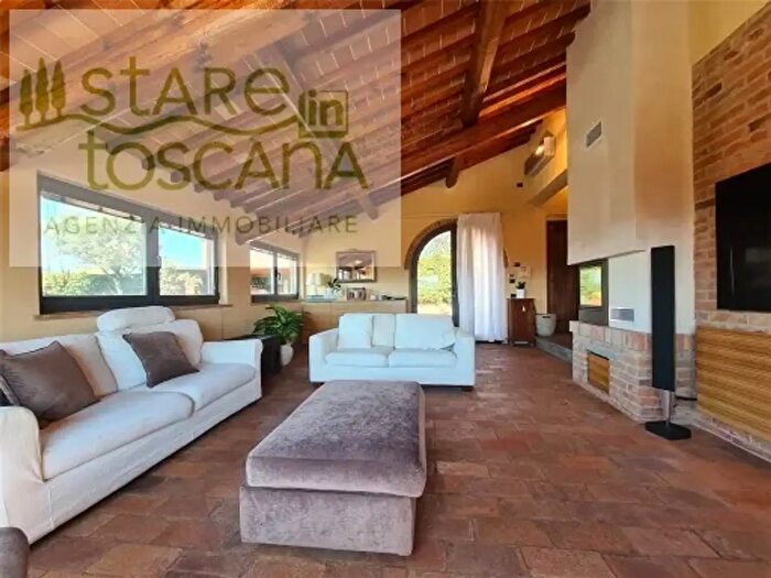 Casa con 6 locali in vendita in Scandicci