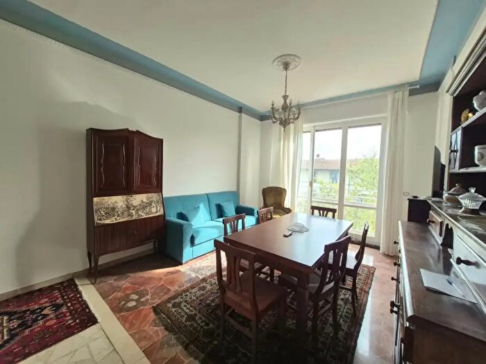 Appartamento quadrilocale in vendita in Viale dei Mille, Firenze