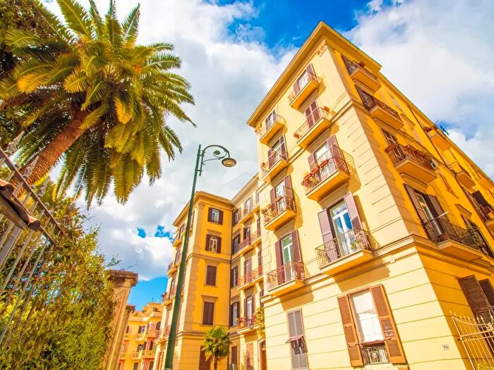 Appartamento bilocale in vendita in Ottimo Investimento in Via Luigia Sanfelice, Napoli