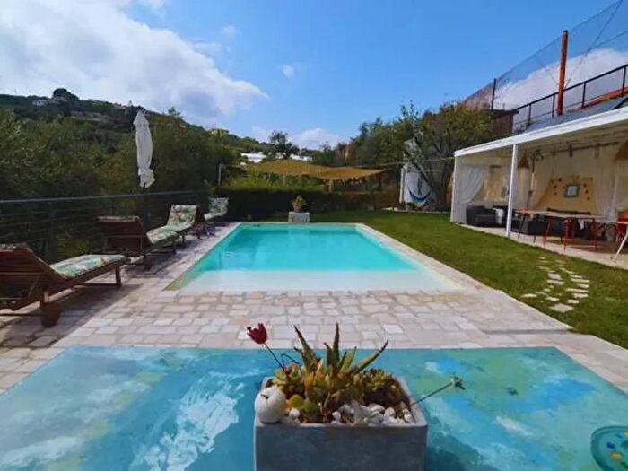Casa con 7 locali in vendita in Via San Lorenzo, Imperia