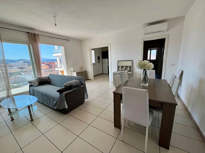 Appartamento trilocale in vendita in Via Gennargentu, Olbia