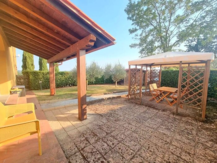 Appartamento trilocale in vendita in Via San Piero in Mercato, Montespertoli