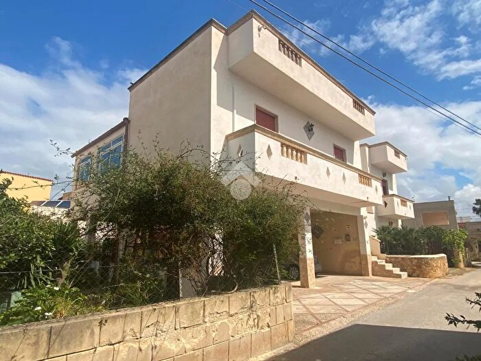 Casa con 5 locali in vendita in Via Salemi, Marsala