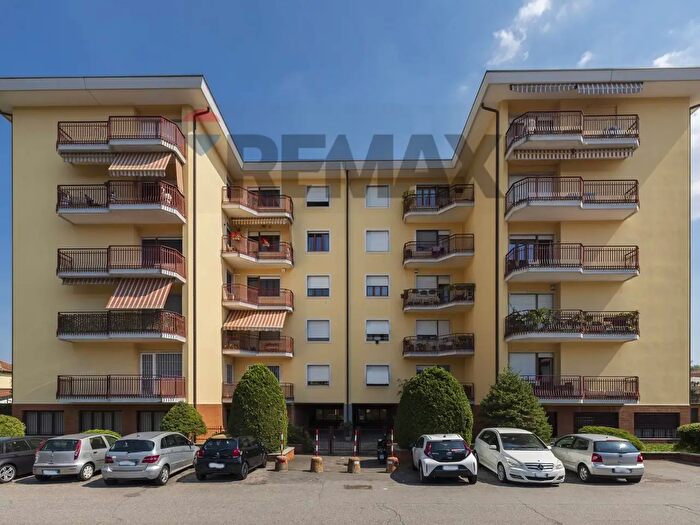 Appartamento con 5 locali in vendita in Via Molina, Varese