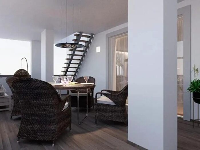 Appartamento con 6 locali in vendita in Ndrea Mantegna, Empoli