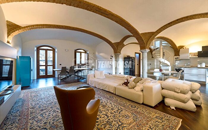 Appartamento quadrilocale in vendita in Via Argine Panizza, Cremona