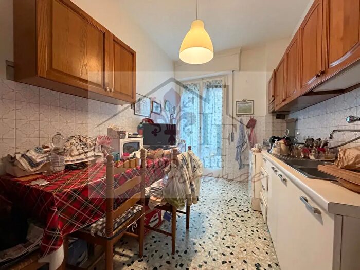 Appartamento trilocale in vendita in Via Francesco Baracca, Firenze