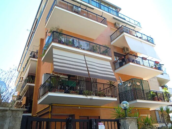 Appartamento monolocale in vendita in Via Gradoli, Roma