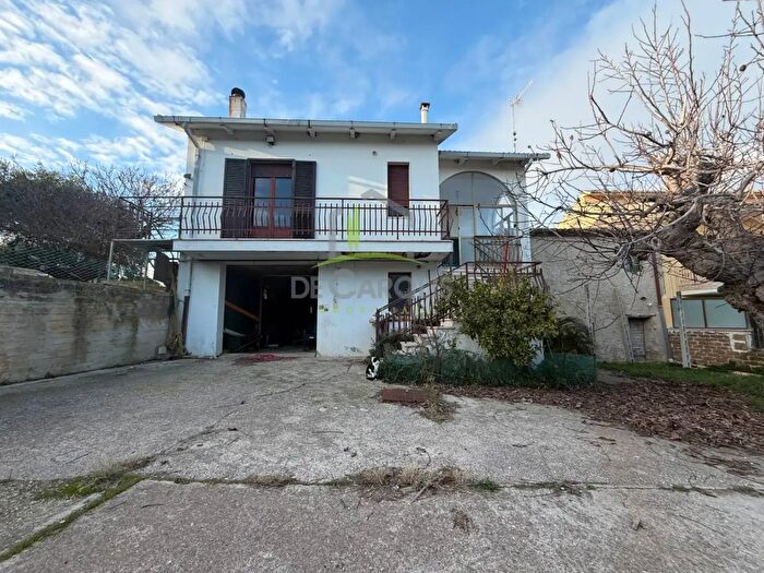 Casa con 10 locali in vendita in Contrada SantAndrea, Cupra Marittima
