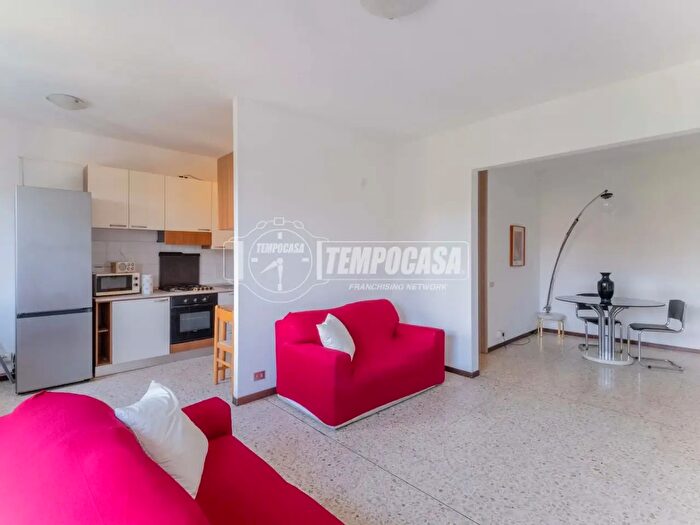 Appartamento trilocale in affitto in Viale Cà Granda, Milano