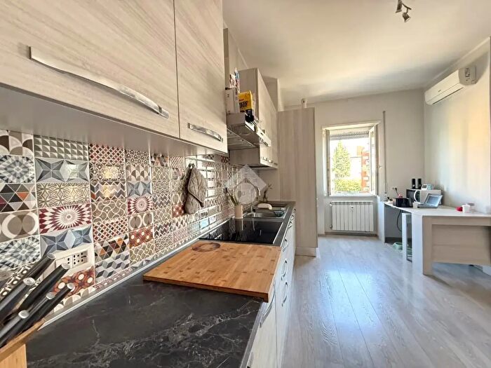 Appartamento con 5 locali in vendita in Via Genova, Viterbo