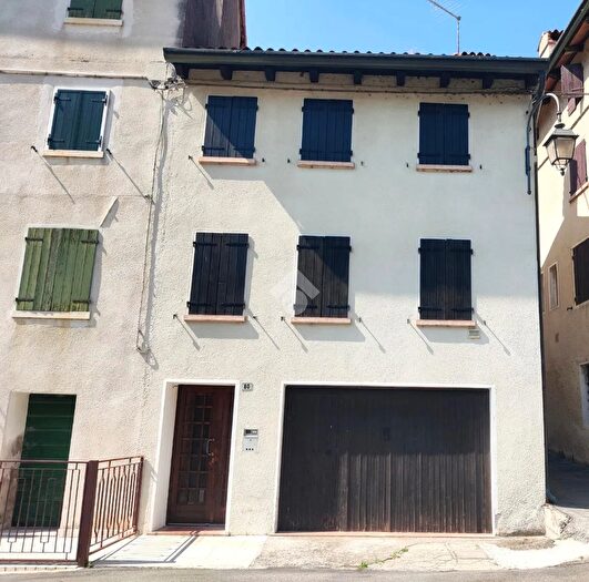 Casa trilocale in vendita in Via Bonatoni, Valbrenta