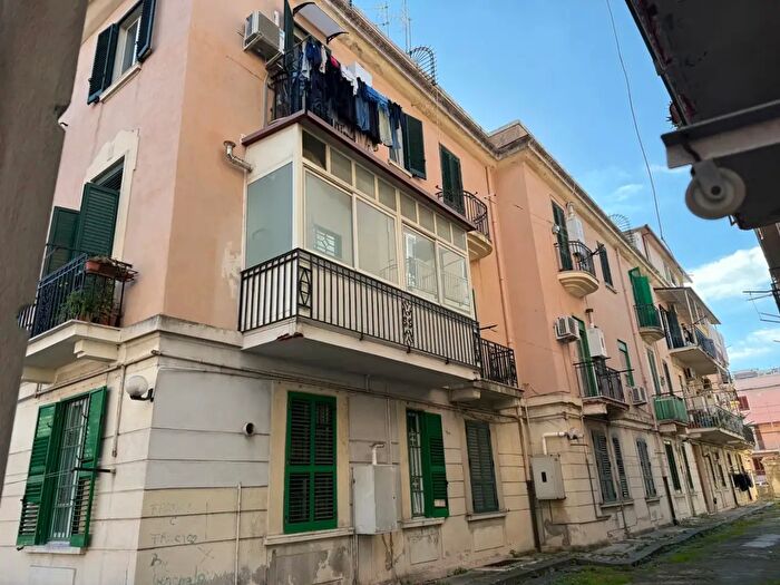 Appartamento trilocale in vendita in Via Guicciardini, Messina