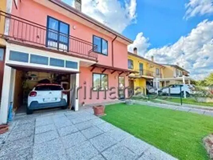 Casa con 6 locali in vendita in Via Giuseppe Garibaldi, Bovolone