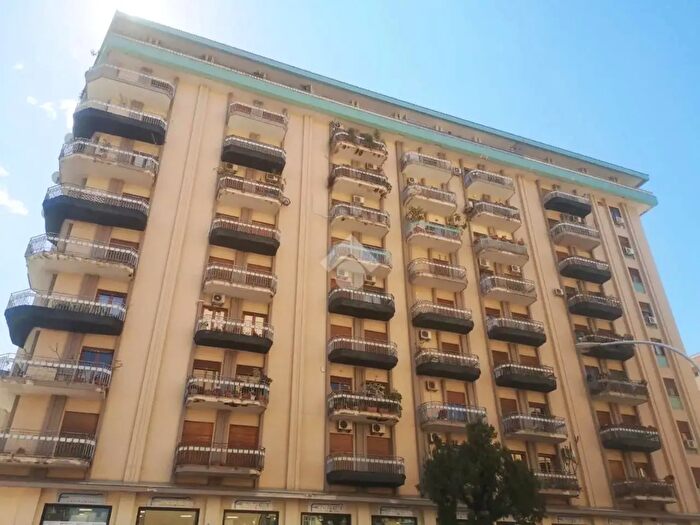 Appartamento trilocale in vendita in Viale Regione Siciliana, Palermo