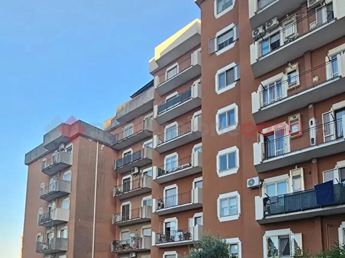 Appartamento con 5 locali in vendita in Viale Vincenzo De Filippis, Catanzaro
