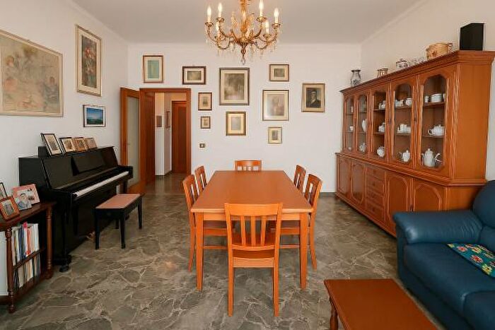 Appartamento con 5 locali in vendita in Via Antonio Gramsci, Jesi