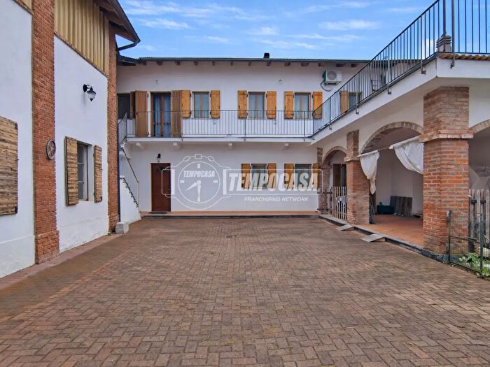 Casa quadrilocale in vendita in Albano Vercellese