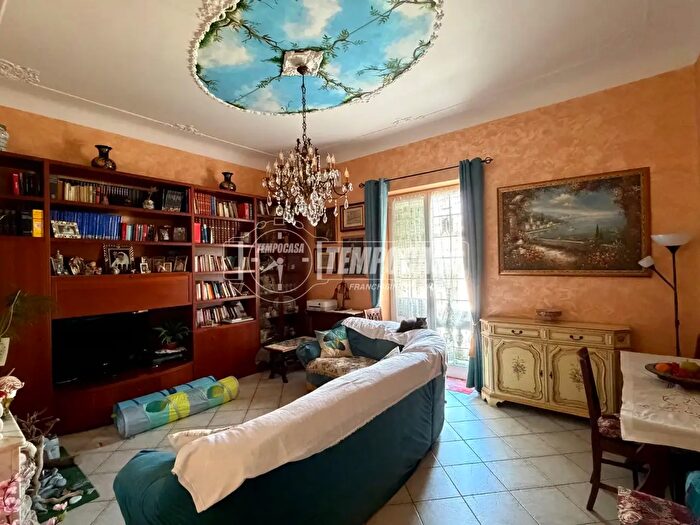 Appartamento con 5 locali in vendita in Via Giacomo Soliman, Genova